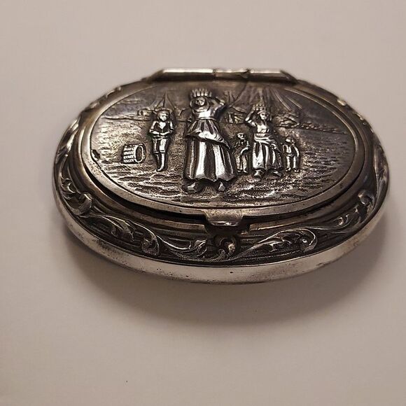Antique Dutch Silver Snuff Pill Box Repousse Scene - Picture 7 of 9
